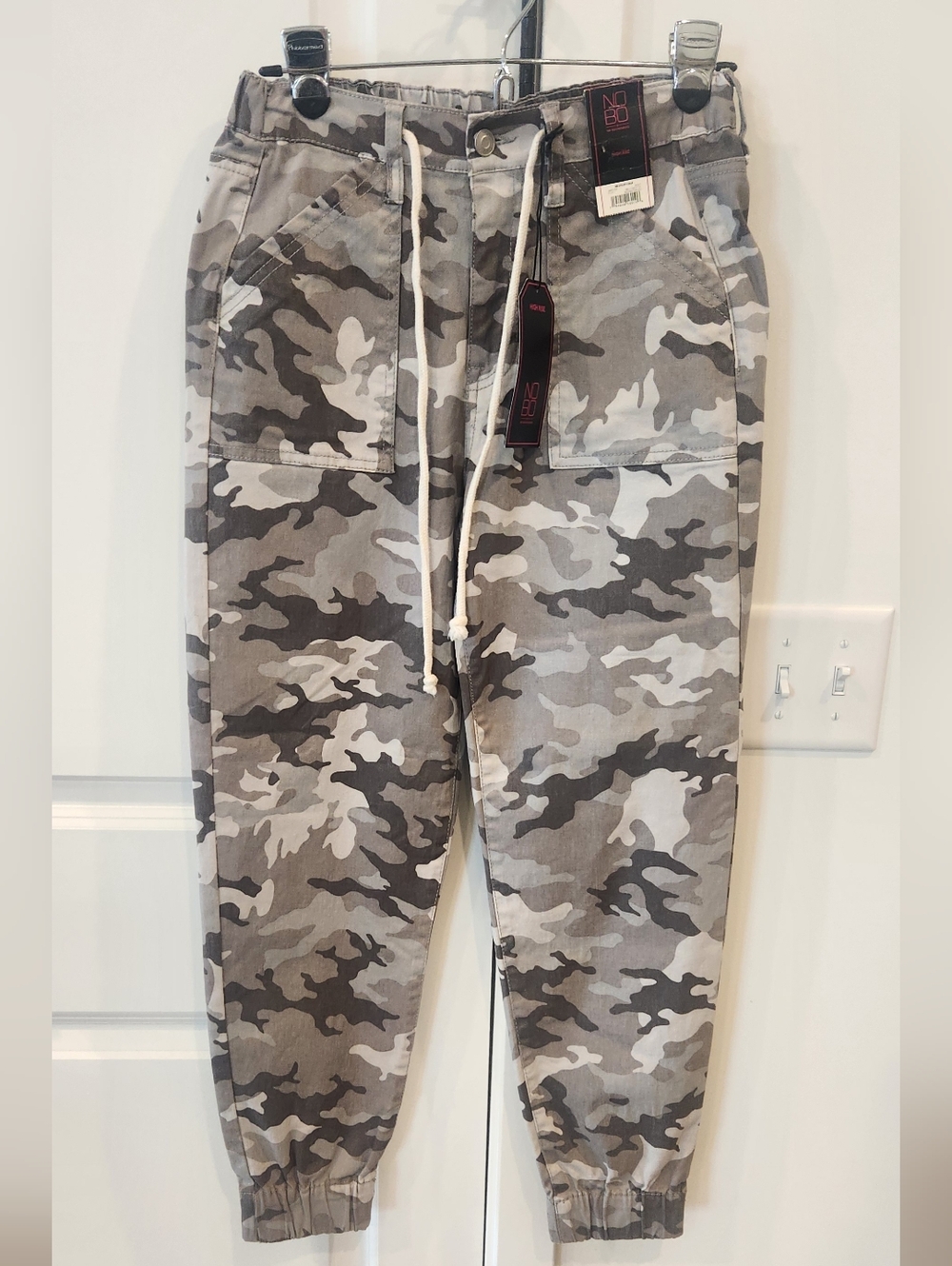 No Boundaries Gray Camo Jogger Pants - Picture 2 of 7
